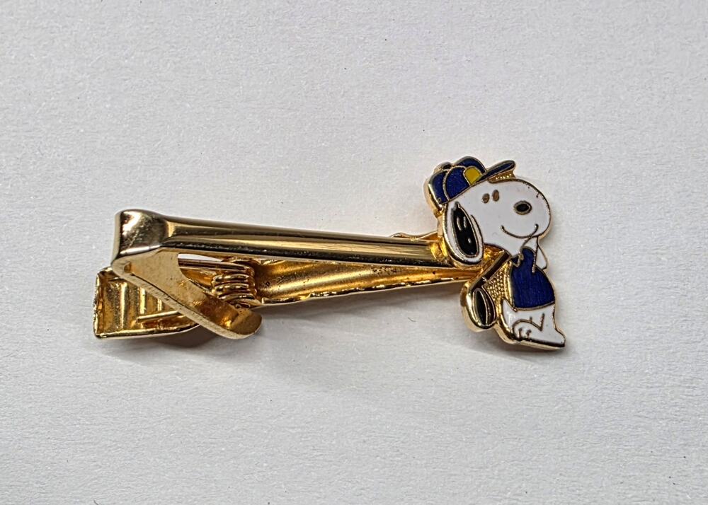 Vintage Aviva Snoopy Golfer Enamel Gold Tone Tie Clip 1.5"